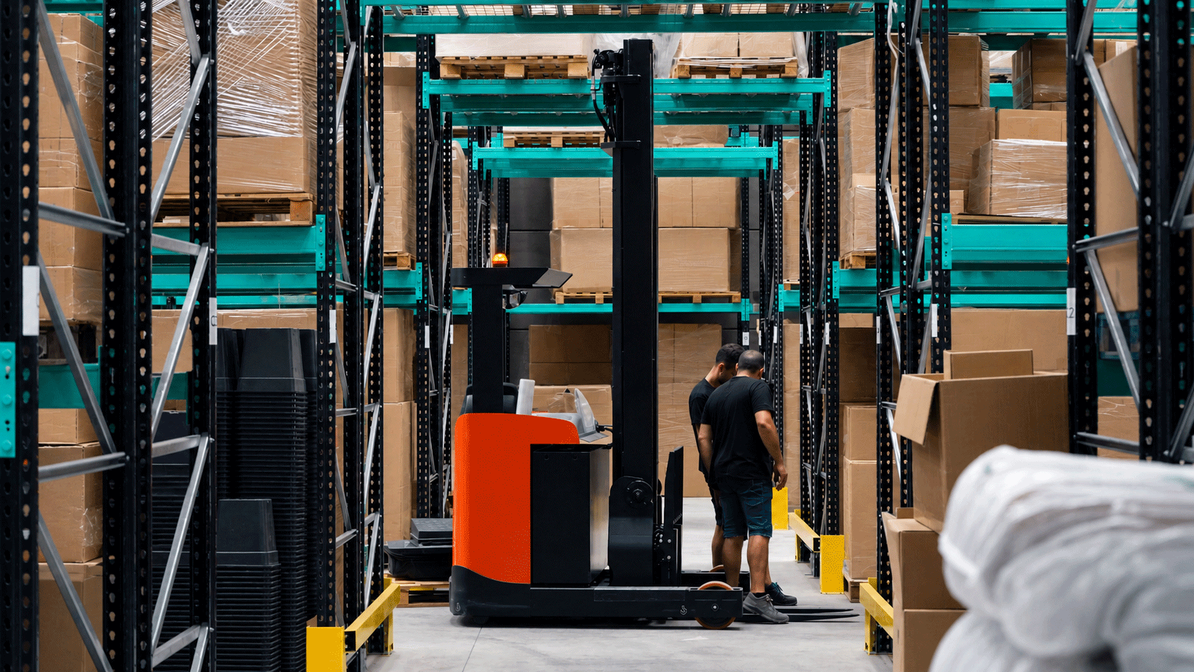 Fast charging AGV fleet